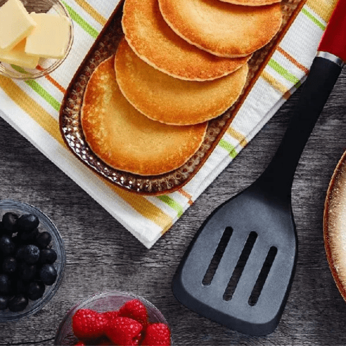 Espatula Ranurada KitchenAid Roja - Good Kitchen